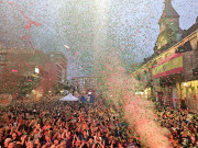 El desfile, el preg&oacute;n y el chupinazo inician once d&iacute;as de fiesta en Torrelavega