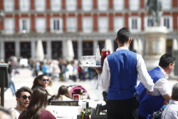 El empleo en el sector tur&iacute;stico se dispara un 6,1% interanual en marzo, con casi 160.000 ocupados m&aacute;s