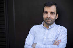 El escritor David Lozano, galardonado con el XXIX Premio Cervantes Chico de Literatura Infantil y Juvenil 2025