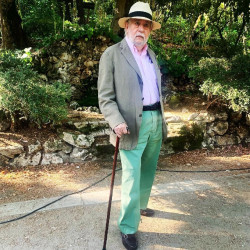 El escritor José María Guelbenzu ambienta en Cantabria su última novela, `Una gota de afecto`.