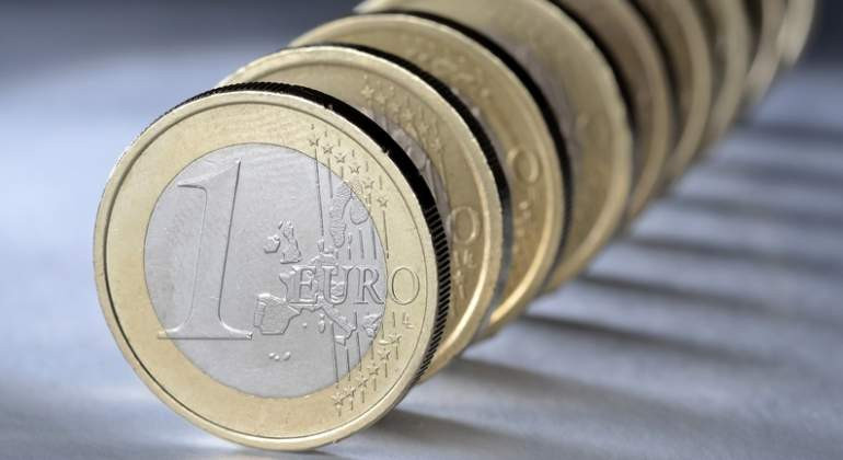 El euro cae a 1,15 dólares y marca mínimos desde mayo tras el anuncio del BCE