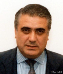 El expresidente del Real Madrid Lorenzo Sanz, en estado grave en la UCI por coronavirus