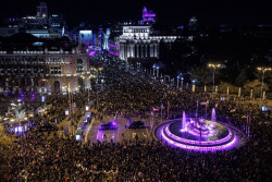 El feminismo sale a las calles contagiado por las luchas pol&iacute;ticas  entre socialistas y comunistas con marchas separadas por toda Espa&ntilde;a