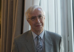 El físico José Manuel Sánchez Ron gana el XXXVI Premio Internacional de la UIMP