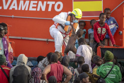 El Gobierno aprueba 50 millones para la atenci&oacute;n a menores migrantes en centros residenciales de Canarias