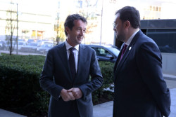 El Gobierno asturiano tiende la mano a Indra para que implante su filial de blindados en la regi&oacute;n