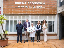 El Gobierno de Cantabria entrega a la Cocina Económica la recaudación del I Festival de Folclore Europa y Cantabria
