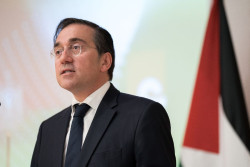 El Gobierno de Sanchez mete la nariz  en los problemas de Israel por culpa de un activista que va a  bordo de la Flotilla para provocar al Estado Judio