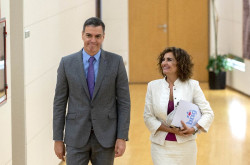 El Gobierno dice que el PP no puede bloquear en el Senado el techo de gasto, sino s&oacute;lo el reparto del d&eacute;ficit