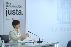 El Gobierno elimina el uso de las mascarillas en exteriores, tambi&eacute;n en los recreos y patios de colegios