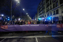 El Gobierno marcha con Comisi&oacute;n 8M en Madrid pero sin mezclarse: pancartas separadas para PSOE y Sumar