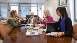 El Gobierno realizará estudios y actuaciones para mejorar la educación en Noja