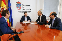 El Gobierno reitera su compromiso con los "grandes proyectos culturales y tur&iacute;sticos" de Torrelavega