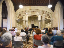 El guitarrista Javier Canduela abre los conciertos de julio en la Fundaci&oacute;n Comillas
