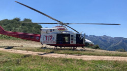 El helic&oacute;ptero rescata en Fuente D&eacute; a una senderista tras golpearse el tobillo a 5 km del telef&eacute;rico