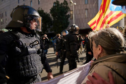 El juez sostiene que Tsunami habr&iacute;a tenido "en mente" actuar "al paso de la comitiva del Rey" en una visita a Barcelona