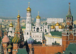 El Kremlin evita pronunciarse sobre el derribo de drones rusos en Polonia durante un ataque contra Ucrania