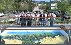 El mapa en relieve de Cantabria de la plaza de las Brisas luce finalmente Igual ordena restaurar