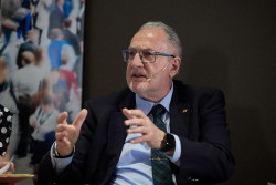 El m&eacute;dico Steegmann renuncia a la direcci&oacute;n de Vox y no recoger&aacute; el acta del Congreso que deja Espinosa de los Monteros