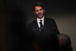 El ministro de Sumar, Urtasun, pide cambiar la  "cultura colonial" espa&ntilde;ola