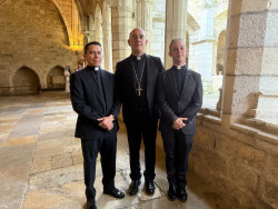 El obispo de Santander ordena a dos nuevos di&aacute;conos para la Di&oacute;cesis