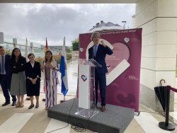  El Padre Menni inaugura un espacio con jardín y aparcamiento en su zona norte en más de 5.000 m2 de superficie