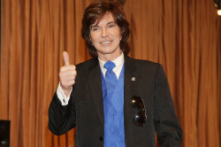 El Palacio de Festivales acoge este s&aacute;bado 28 un recital homenje a Camilo Sesto