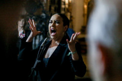 El Palacio de Festivales recibe la Navidad con el espect&aacute;culo de Ainoa Arteta y Mar&iacute;a Terremoto