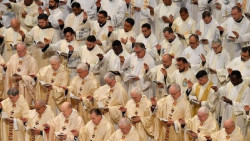 El Papa, ausente en la misa de Jueves Santo, invita a los sacerdotes a buscar la "cercan&iacute;a cotidiana" con la gente