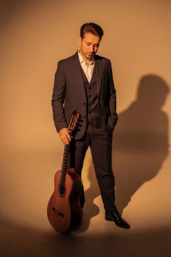 El Parlamento de Cantabria celebrará el Día de Europa con una conferencia-concierto del guitarrista Alejandro Ceballos