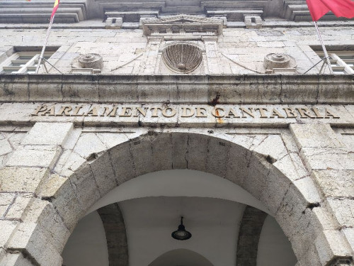 El Parlamento debate este lunes los Presupuestos de Cantabria para 2026