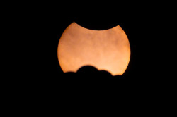 El Parlamento se une para impulsar el astroturismo y aprovechar el eclipse total del 12 de agosto, visible en Cantabria