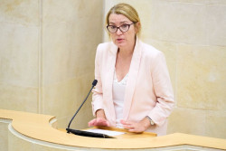 El PP acusa al PSOE de dejar un "agujero" de 5 millones en la Sociedad Regional de Cultura y Deporte