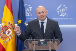 El PP avisa al Gobierno de que mantendr&aacute; su postura sobre migraci&oacute;n: "Debe firmar bajo la firma de Feij&oacute;o y Clavijo"