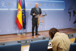 El PP desvela un preacuerdo con Canarias y el Gobierno para fijar las condiciones del reparto de migrantes
