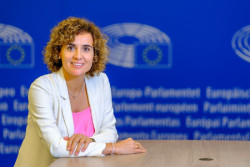 El PP dice que Reynders dej&oacute; claro que analizar&aacute; todo el acuerdo de amnist&iacute;a y llama al socialismo europeo a desmarcarse