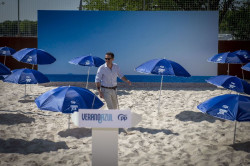 El PP se reafirma en el uso de la marca `Verano azul` en su campa&ntilde;a con el apoyo del actor que interpretaba a `Tito`