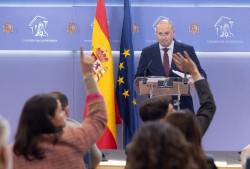 El PP ve la quita de deuda un "regalo" al independentismo pero no garantiza que sus CCAA la rechacen una vez aprobada
