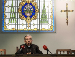 El presidente de los obispos espa&ntilde;oles ve en el funeral una "espl&eacute;ndida par&aacute;bola de la cultura del encuentro"