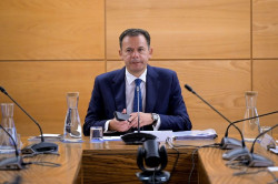 El primer ministro de Portugal dice que comprende la indignación de los afectados por los incendios y Sanchez sigue de vacaciones