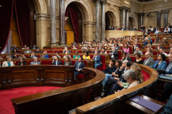 El PSC ganar&iacute;a las elecciones al Parlament con 35-42 esca&ntilde;os y ERC ser&iacute;a segunda, seg&uacute;n el CEO