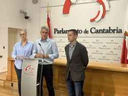 El PSOE insta al Gobierno a aplicar la tasa tur&iacute;stica y controlar el acceso al Puntal y Faro del Caballo