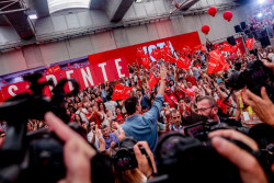 El PSOE moviliza autobuses desde toda Espa&ntilde;a para llenar el acto de S&aacute;nchez este domingo en Madrid