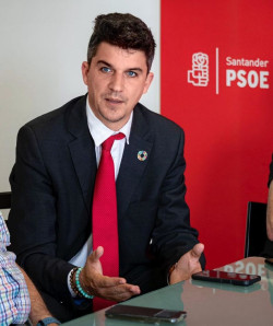  El PSOE pide explicaciones a Igual sobre la venta de un terreno municipal a un familiar