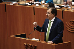 El PSOE propone a Vara para vicepresidente del Senado y mantiene a L&oacute;pez y Granados como portavoces parlamentarios
