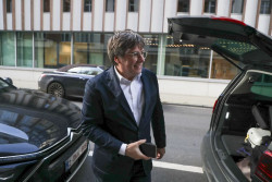 El PSOE sigue d&aacute;ndole todo a Puigdemont, por qu&eacute; no puede echarse atr&aacute;s en esta fase