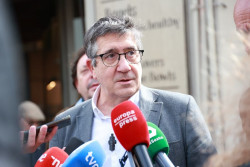 El PSOE tacha a Feij&oacute;o de "antipatriota" y se declara "harto" de sus "excusas" para no apoyar el decreto arancelario
