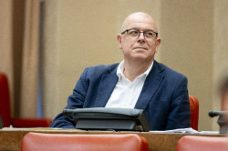 El PSOE ve "incomprensible" el temor del PP a reformar la Constituci&oacute;n porque cualquier cambio requiere el aval de ambos.&iquest;Entonces que negocian?