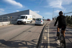  El puente de acceso a Cros solo se podr&aacute; atravesar en un sentido por obras del nuevo centro comercial