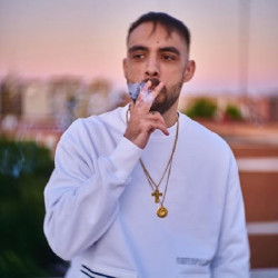 El rap de Israel B cierra los conciertos de enero en Escenario Santander